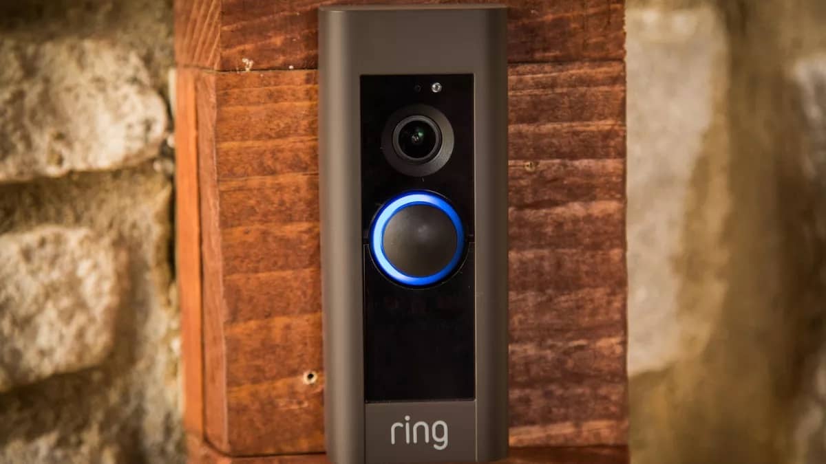 A Ring Doorbell Pro é uma campainha que sincroniza com a Alexa. - MobDica