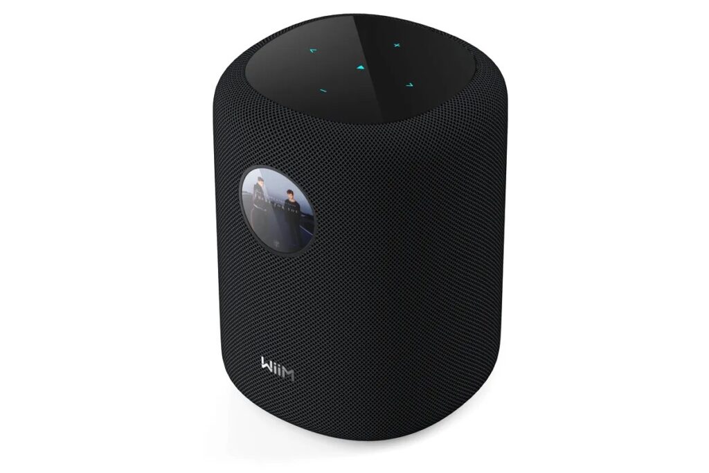 O WiiM Sound parece um Echo Studio com tela